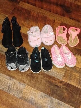 Bundle Of Girls Shoes Sizes 5,5/6,6!
